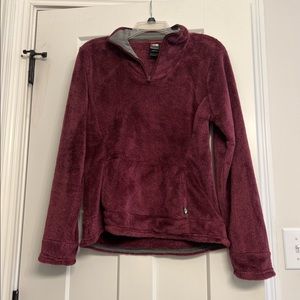 The North Face Pullover- Medium